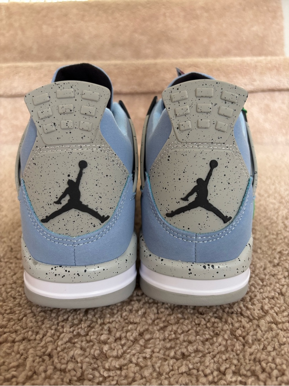 Jordan 4 - Picture 3 of 6